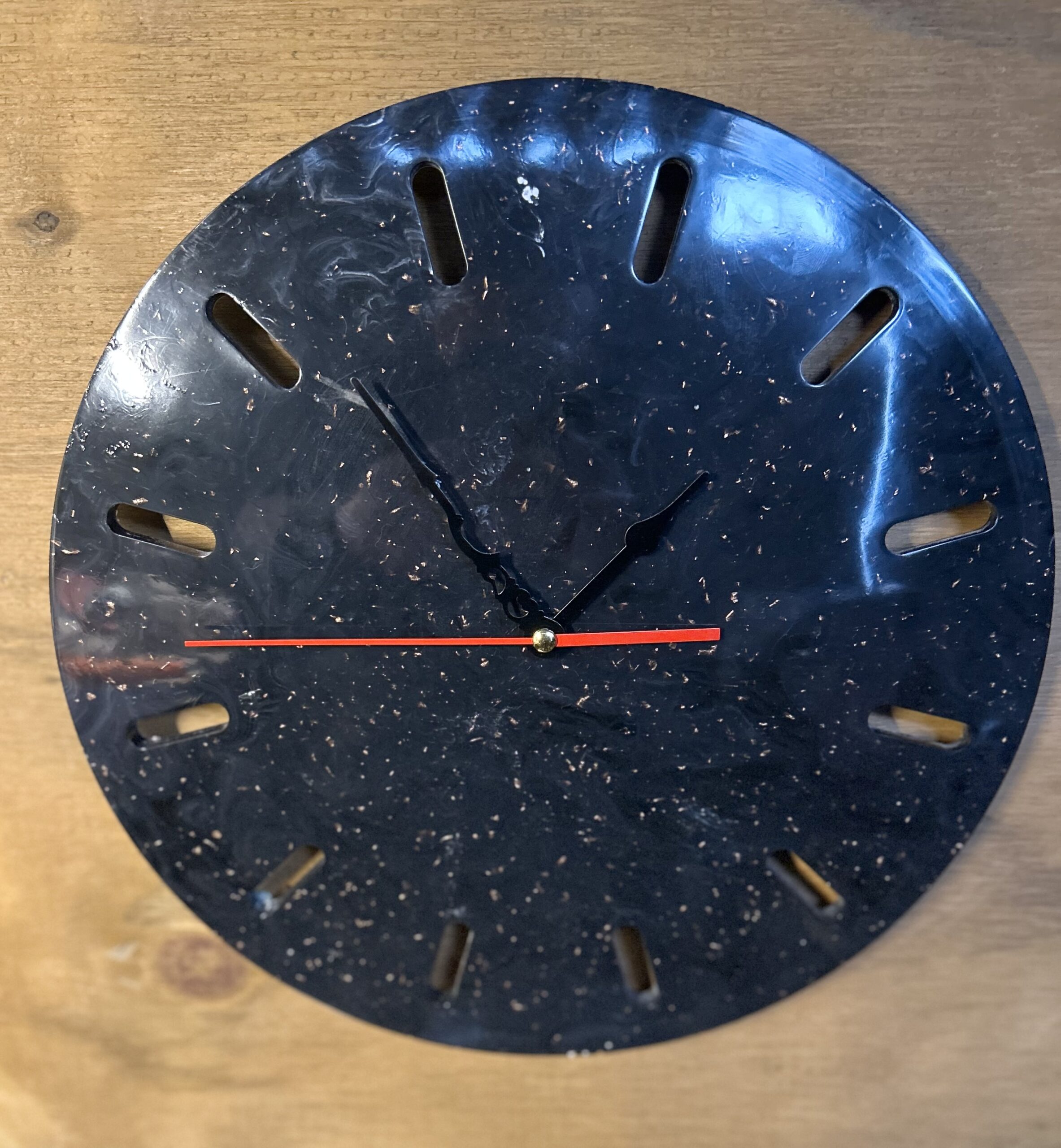 Round Deep space clock